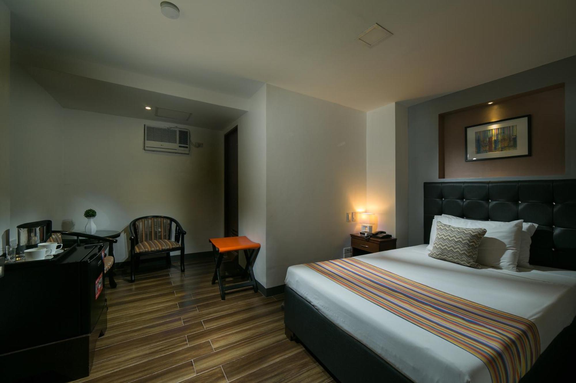 950 Condotel Angeles