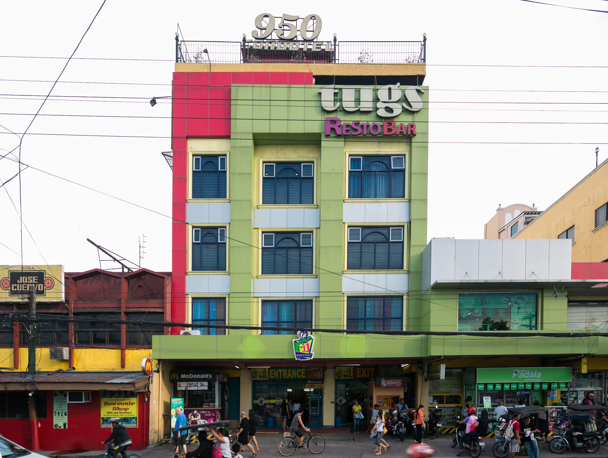 950 Condotel Angeles